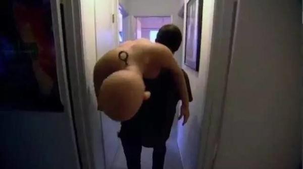 成人娃娃保养师...这工作的心理阴影一定很大...