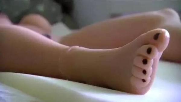 成人娃娃保养师...这工作的心理阴影一定很大...